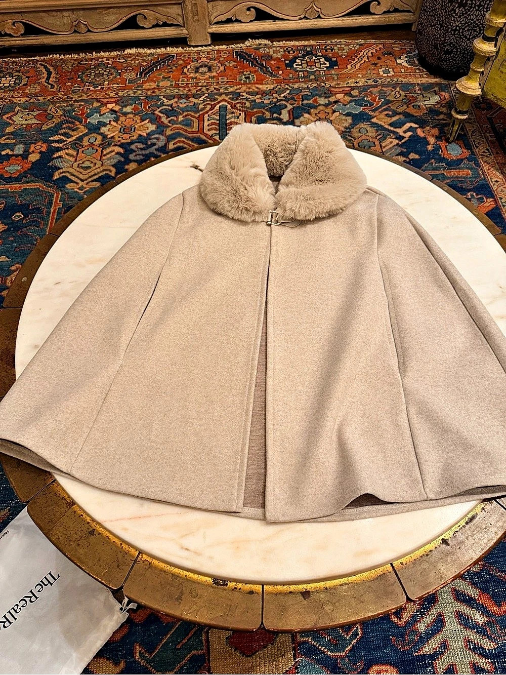 NWT Vince Camuto Faux Fur Collar Cape Topper Beige OS - one size
